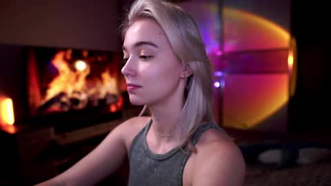 ileanacampbel online show from 01/11/25, 06:14