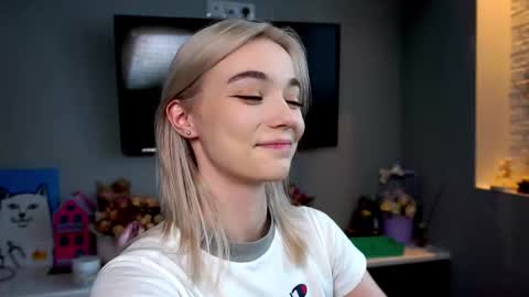 ileanacampbel online show from 02/10/25, 07:47