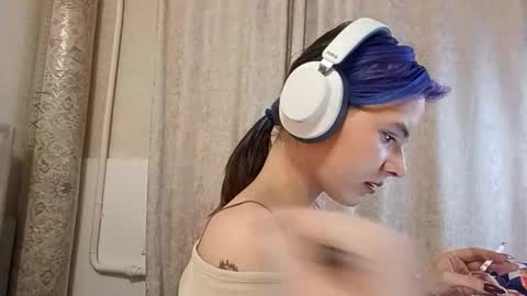 Snapshot of ilianabilly chatting on 02/20/26, 04:18 Aurora online show from 02/20/26, 04:18