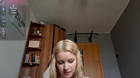 ShyLuna online show from 05/08/26, 07:25