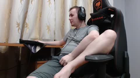 Snapshot of iliaskrisloveee chatting on 10/28/25, 12:36 lord online show from 10/28/25, 12:36