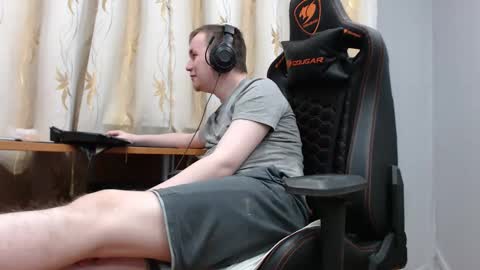 Snapshot of iliaskrisloveee chatting on 10/31/25, 05:14 lord online show from 10/31/25, 05:14