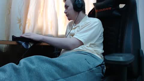 Snapshot of iliaskrisloveee chatting on 11/04/25, 06:34 lord online show from 11/04/25, 06:34