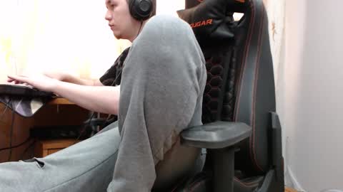 Snapshot of iliaskrisloveee chatting on 11/05/25, 08:47 lord online show from 11/05/25, 08:47