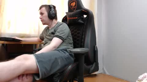 Snapshot of iliaskrisloveee chatting on 11/16/25, 11:27 lord online show from 11/16/25, 11:27