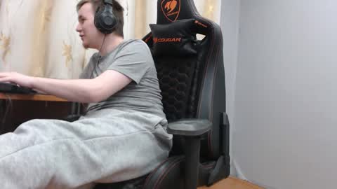 Snapshot of iliaskrisloveee chatting on 11/25/25, 03:17 lord online show from 11/25/25, 03:17