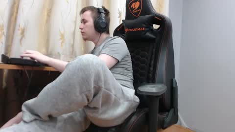 Snapshot of iliaskrisloveee chatting on 11/25/25, 03:23 lord online show from 11/25/25, 03:23