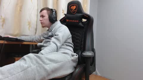 Snapshot of iliaskrisloveee chatting on 11/30/25, 02:10 lord online show from 11/30/25, 02:10