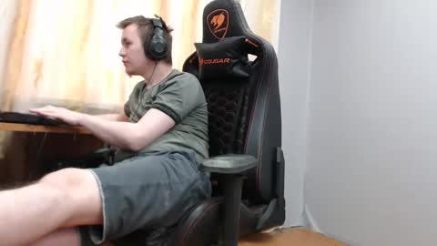 Snapshot of iliaskrisloveee chatting on 12/04/25, 06:34 lord online show from 12/04/25, 06:34