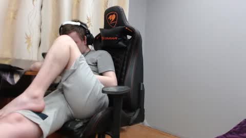 Snapshot of iliaskrisloveee chatting on 12/15/25, 01:59 lord online show from 12/15/25, 01:59