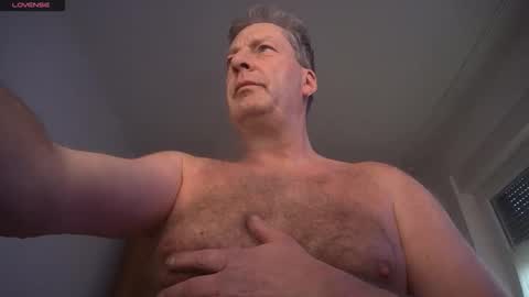 iliebetight online show from 12/04/25, 07:50