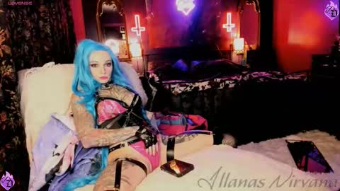 Snapshot of illanasnirvana chatting on 11/10/25, 07:35 IllanasNIrvana online show from 11/10/25, 07:35