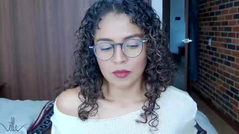 Snapshot of illaroom chatting on 12/02/24, 06:43 Kloe online show from 12/02/24, 06:43