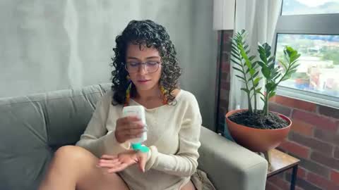 Snapshot of illaroom chatting on 02/24/25, 06:58 Kloe online show from 02/24/25, 06:58