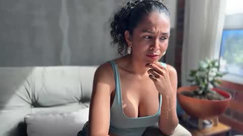 Kloe online show from 11/28/25, 02:31