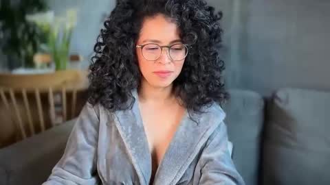 Kloe online show from 04/20/26, 10:11