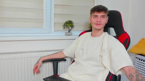 Snapshot of illusions888 chatting on 12/15/24, 08:15 D-Illusion online show from 12/15/24, 08:15