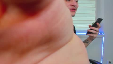 Snapshot of illusions888 chatting on 12/20/24, 11:00 D-Illusion online show from 12/20/24, 11:00