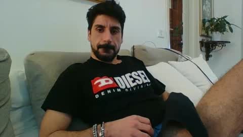 Snapshot of ilmangj90 chatting on 02/14/25, 10:17 ilmangj90 online show from 02/14/25, 10:17