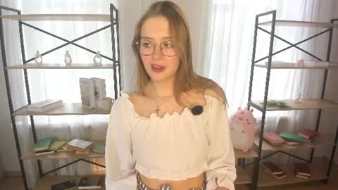 Ilona online show from 06/16/26, 07:11