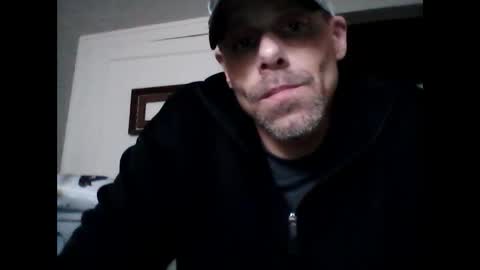 Snapshot of ilovesquirterz1 chatting on 01/19/25, 02:28 Ilovesquirterz1 online show from 01/19/25, 02:28