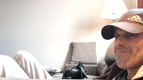 Snapshot of ilovesquirterz1 chatting on 01/22/25, 02:46 Ilovesquirterz1 online show from 01/22/25, 02:46