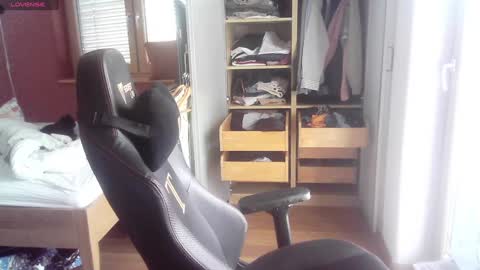 iloveyoutoo2000 online show from 01/03/25, 11:25