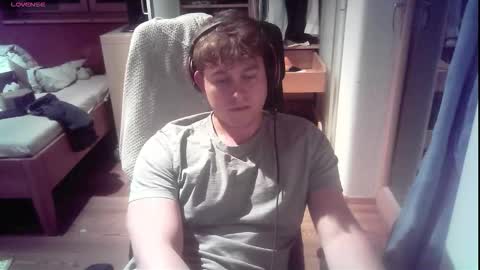 iloveyoutoo2000 online show from 10/23/25, 05:23