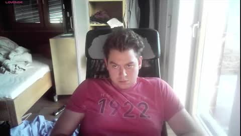 iloveyoutoo2000 online show from 10/29/25, 03:36