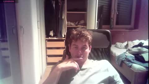 iloveyoutoo2000 online show from 11/26/25, 04:19