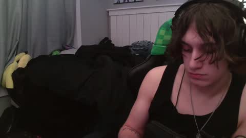 Snapshot of iluvurgirl chatting on 12/13/24, 04:43 luna online show from 12/13/24, 04:43