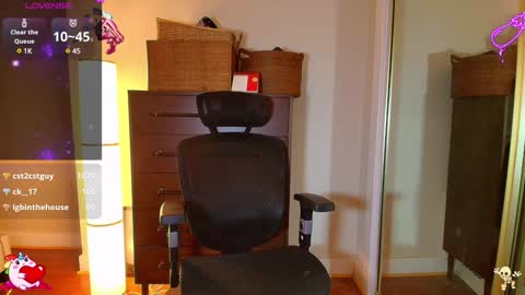 Snapshot of ilyafriend chatting on 01/26/25, 07:53 Ilya online show from 01/26/25, 07:53