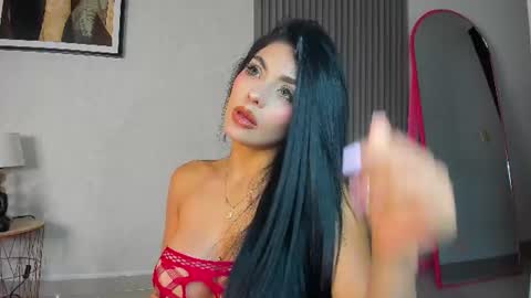 Snapshot of im__hanna chatting on 07/15/26, 01:33 hanna online show from 07/15/26, 01:33