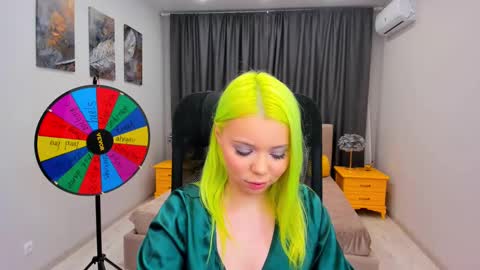 Roxy online show from 03/04/25, 09:32