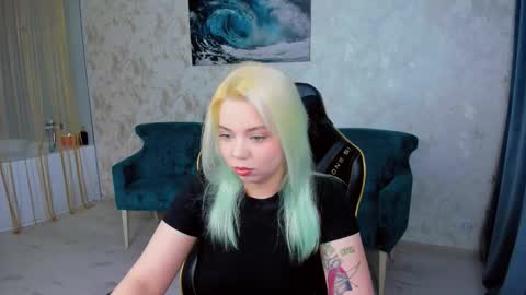 Roxy online show from 11/25/25, 07:36