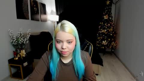 Roxy online show from 12/17/25, 07:42