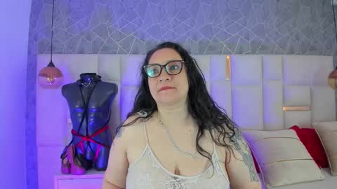 Alaya online show from 12/21/25, 04:19