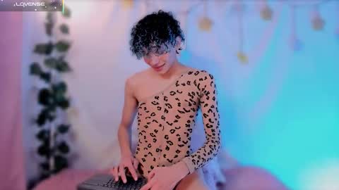 Alejo independent model   online show from 09/25/25, 01:31