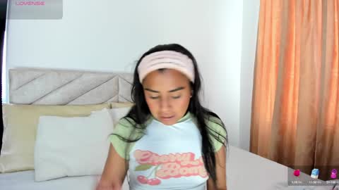 Snapshot of im_amber_ chatting on 01/08/25, 01:09 amber online show from 01/08/25, 01:09