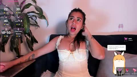 Snapshot of im_amber_ chatting on 11/18/25, 01:11 amber online show from 11/18/25, 01:11