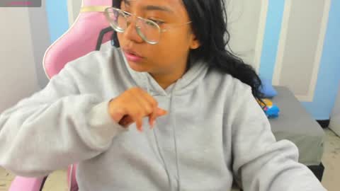 Angela online show from 01/07/25, 01:59