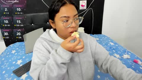 Angela online show from 02/02/25, 11:21