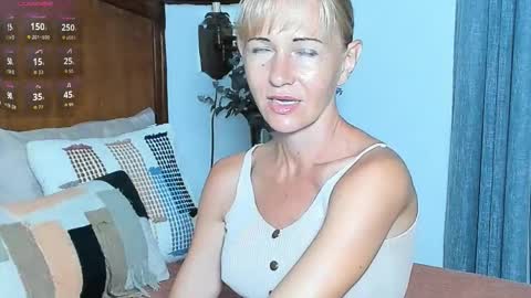 Snapshot of im_beautiful chatting on 10/26/25, 11:49 Christine - online show from 10/26/25, 11:49