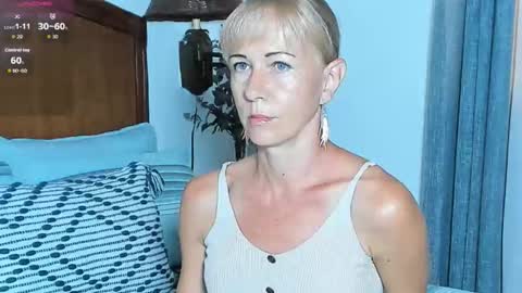 Snapshot of im_beautiful chatting on 11/06/25, 12:50 Christine - online show from 11/06/25, 12:50