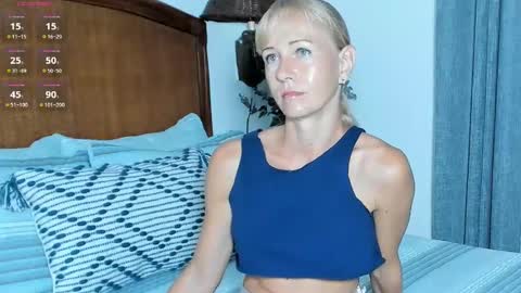 Snapshot of im_beautiful chatting on 11/14/25, 01:10 Christine - online show from 11/14/25, 01:10