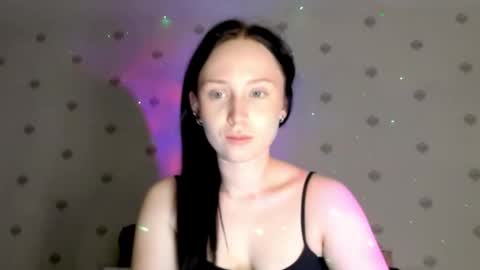 Blonde and Brunette or Ashley and Ellis online show from 12/04/25, 05:10