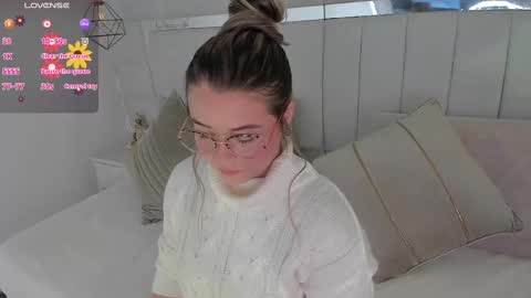 Snapshot of im_dalhia chatting on 01/25/25, 02:03 DAHLIA online show from 01/25/25, 02:03