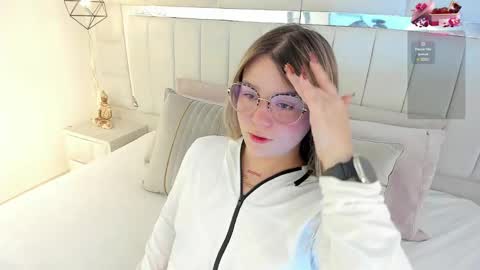Snapshot of im_dalhia chatting on 03/10/25, 08:45 DAHLIA online show from 03/10/25, 08:45