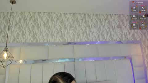 Snapshot of im_dalhia chatting on 10/15/25, 09:04 DAHLIA online show from 10/15/25, 09:04