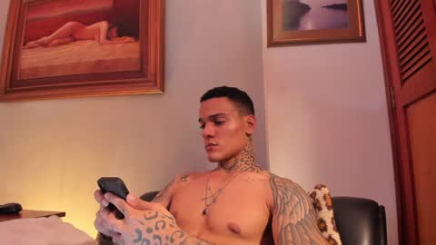 Snapshot of im_dominike chatting on 02/04/25, 03:33 im_dominike online show from 02/04/25, 03:33